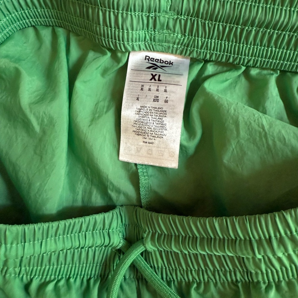 Collectible 80/90s Reebok Women's Green Joggers with White and Dark Green - Picture 4 of 7